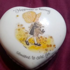 Genuine Vintage 1973 Holly Hobbie Porcelain Heart Trinket Box With Siamese Cat